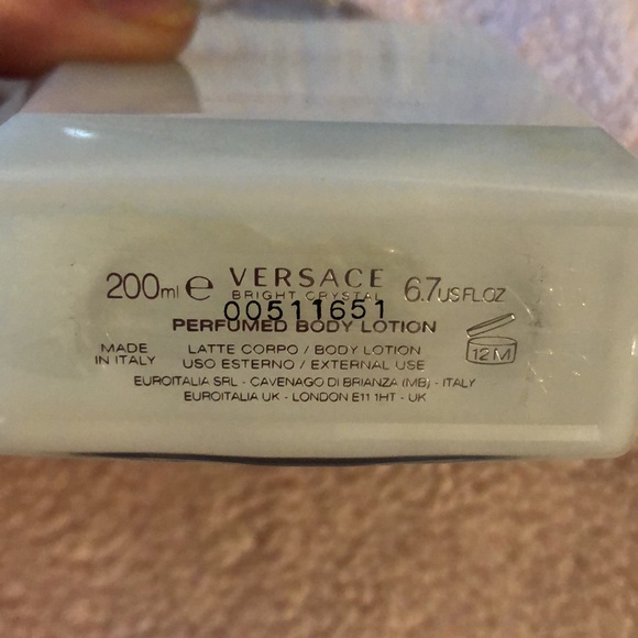 Versace bright crystal perfumed body lotion - Picture 3 of 3